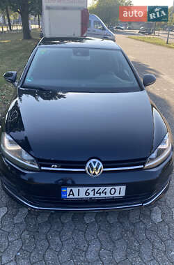 Хэтчбек Volkswagen Golf 2012 в 