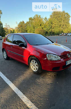 Хетчбек Volkswagen Golf 2006 в Рівному