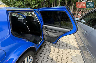 Хэтчбек Volkswagen Golf 2001 в 