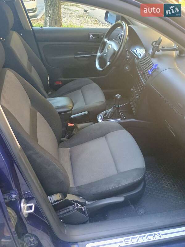 Універсал Volkswagen Golf 2001 в Тернополі