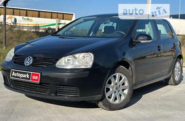 Хэтчбек Volkswagen Golf 2004 в Львове