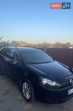 Универсал Volkswagen Golf 2013 в 