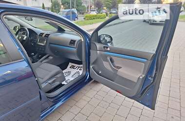 Хэтчбек Volkswagen Golf 2009 в Ивано-Франковске