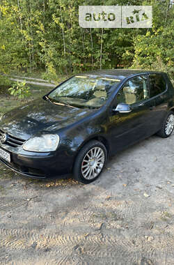 Хетчбек Volkswagen Golf 2005 в Львові