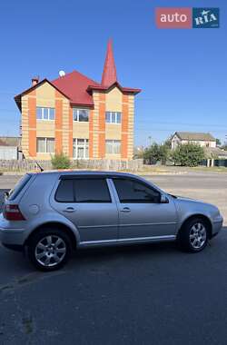 Хэтчбек Volkswagen Golf 2003 в Лубнах