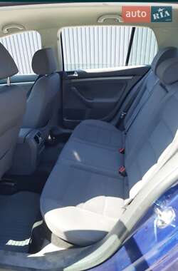 Хэтчбек Volkswagen Golf 2006 в 