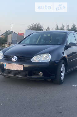 Хэтчбек Volkswagen Golf 2006 в Луцке