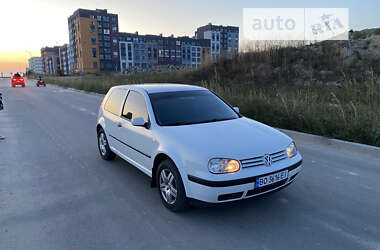 Хетчбек Volkswagen Golf 2003 в Рівному