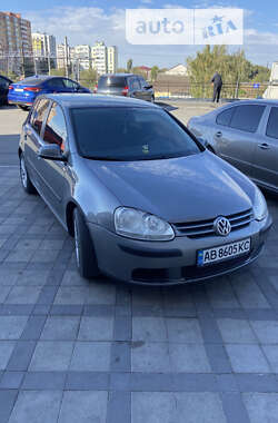 Хэтчбек Volkswagen Golf 2005 в Виннице