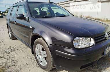 Універсал Volkswagen Golf 2001 в Києві