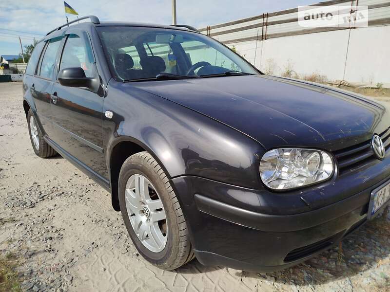 Универсал Volkswagen Golf 2001 в Киеве