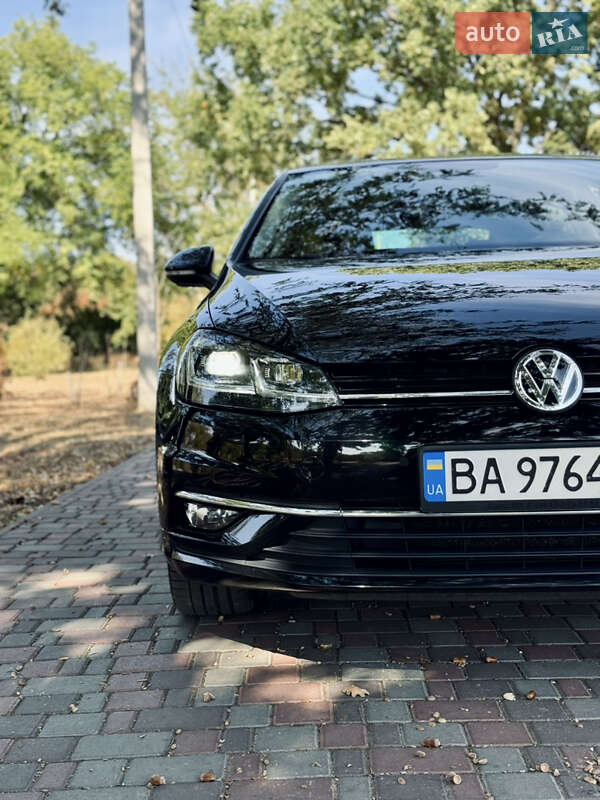 Хэтчбек Volkswagen Golf 2019 в Кропивницком