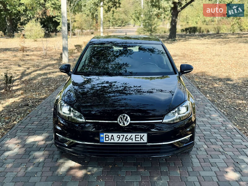 Хэтчбек Volkswagen Golf 2019 в Кропивницком