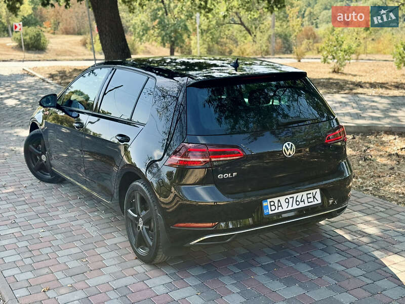 Хэтчбек Volkswagen Golf 2019 в Кропивницком