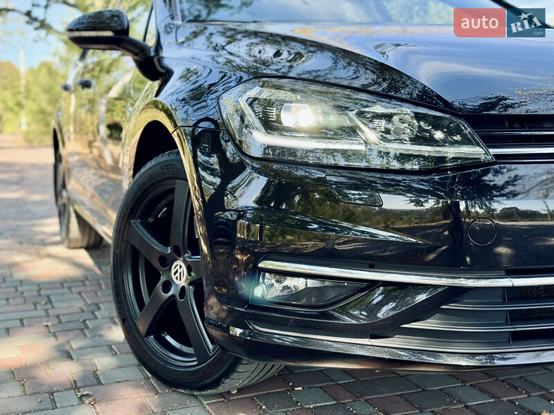 Хэтчбек Volkswagen Golf 2019 в Кропивницком
