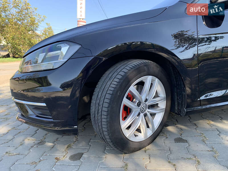 Універсал Volkswagen Golf 2019 в Коломиї
