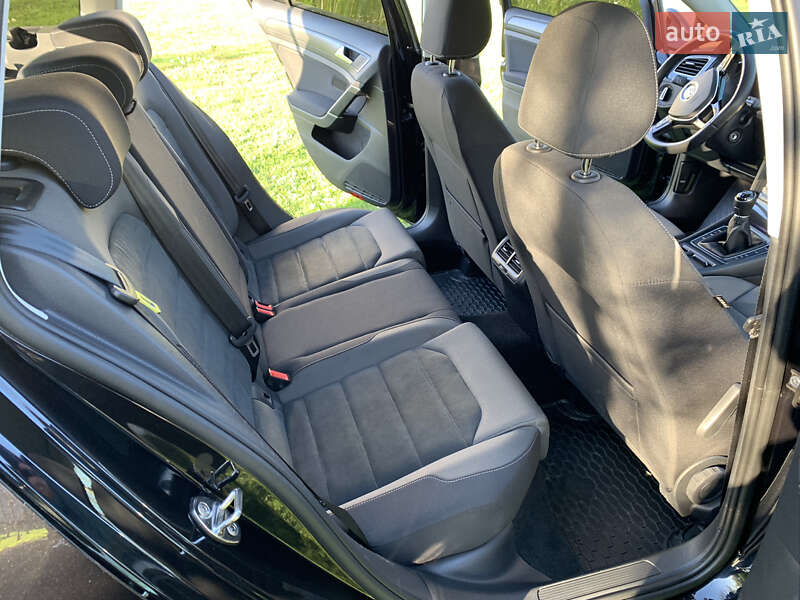 Універсал Volkswagen Golf 2019 в Коломиї