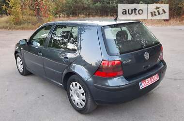 Хетчбек Volkswagen Golf 2001 в Черкасах