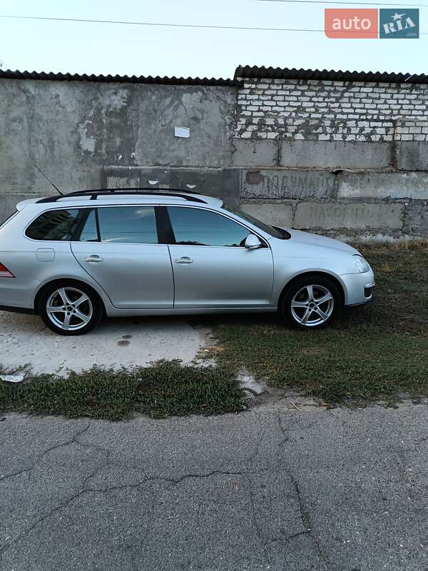 Универсал Volkswagen Golf 2009 в Виннице