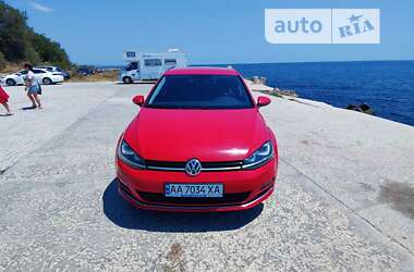 Хэтчбек Volkswagen Golf 2013 в Киеве