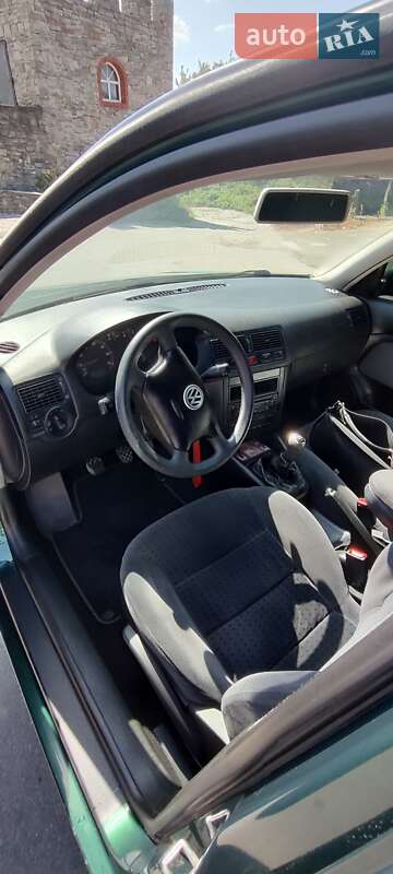 Volkswagen Golf 2000