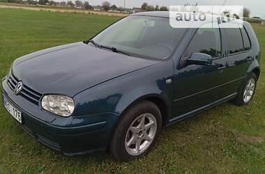 Хэтчбек Volkswagen Golf 2004 в Дубно