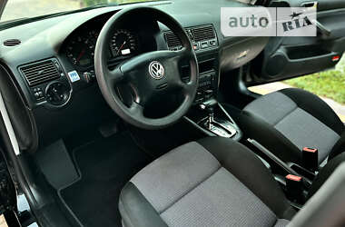 Хэтчбек Volkswagen Golf 2002 в Виннице