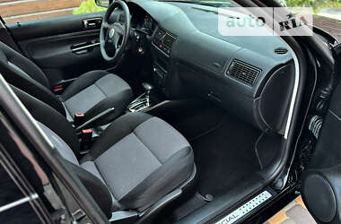 Хэтчбек Volkswagen Golf 2002 в Виннице