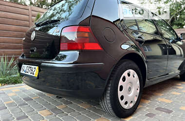 Хэтчбек Volkswagen Golf 2002 в Виннице