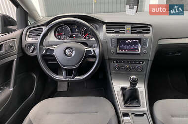 Універсал Volkswagen Golf 2013 в Чернівцях