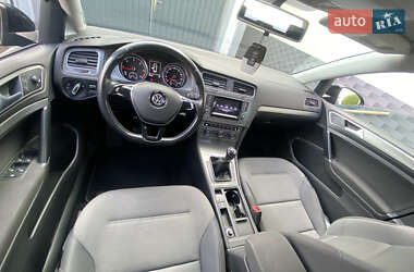 Універсал Volkswagen Golf 2013 в Чернівцях