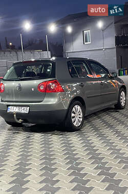 Хэтчбек Volkswagen Golf 2004 в Харькове