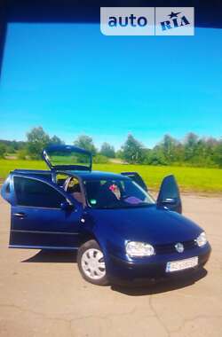 Хетчбек Volkswagen Golf 2001 в Любешові