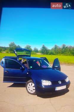 Хетчбек Volkswagen Golf 2001 в 