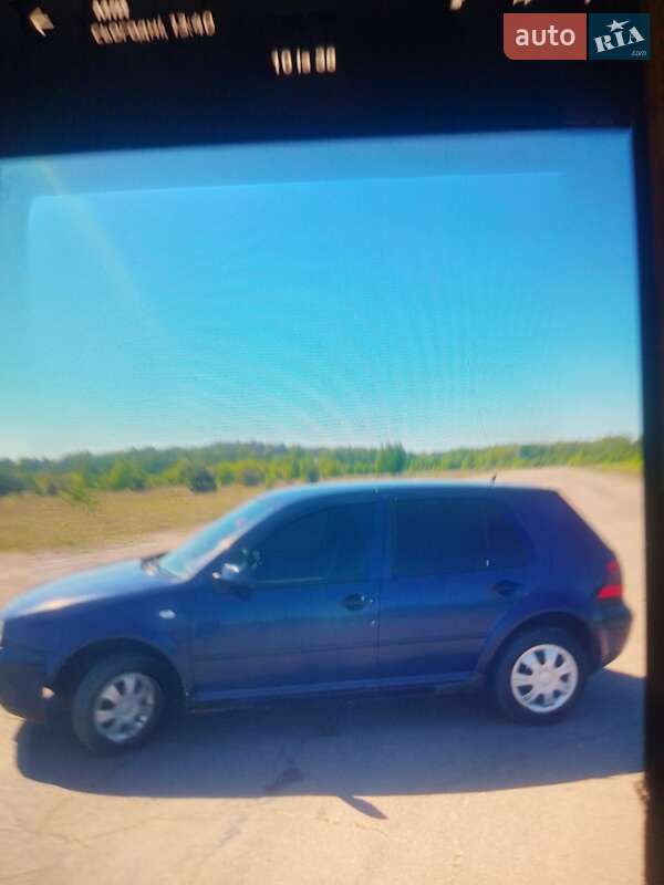 Хетчбек Volkswagen Golf 2001 в Любешові