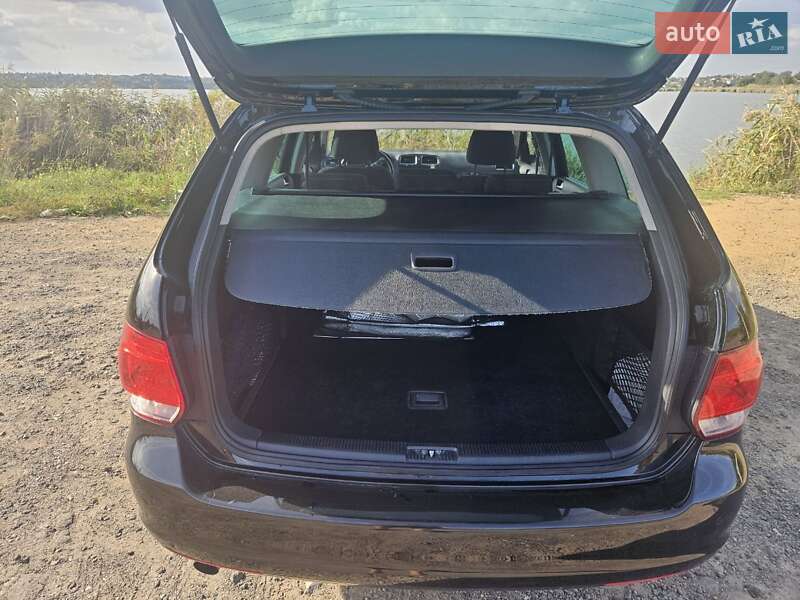 Універсал Volkswagen Golf 2013 в Одесі