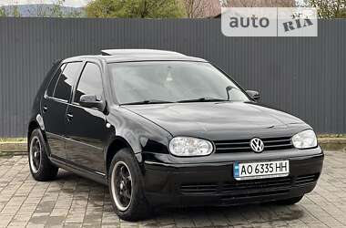 Хэтчбек Volkswagen Golf 1998 в Сваляве