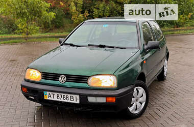 Хетчбек Volkswagen Golf 1995 в Чернівцях