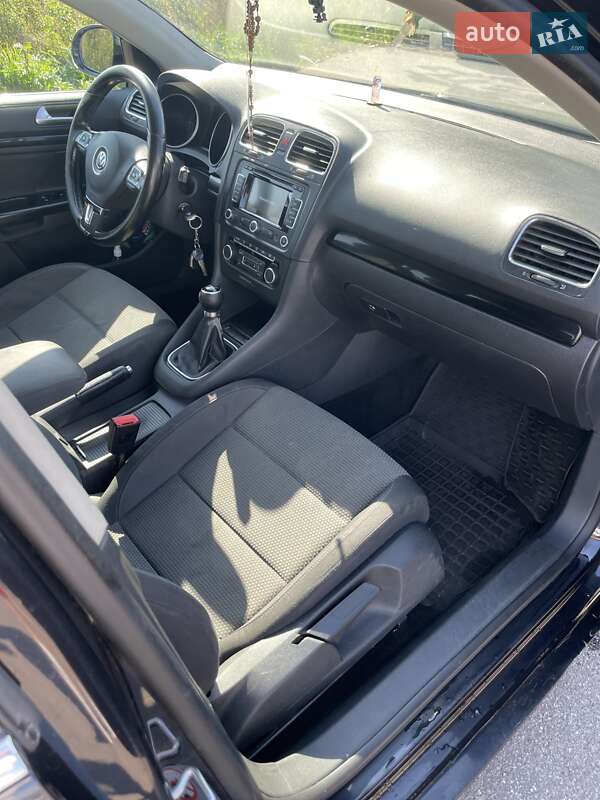 Універсал Volkswagen Golf 2012 в Калуші