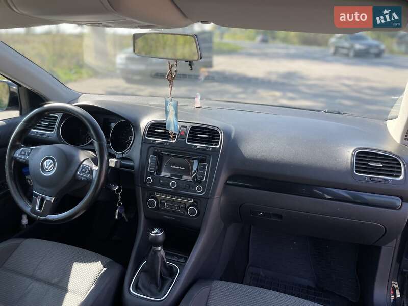 Універсал Volkswagen Golf 2012 в Калуші
