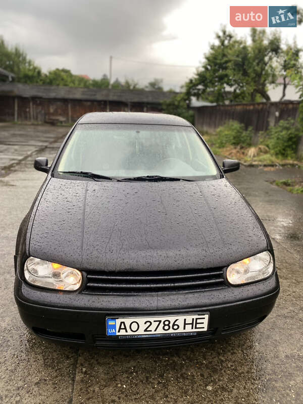Хетчбек Volkswagen Golf 1998 в Мукачевому