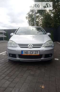 Хэтчбек Volkswagen Golf 2004 в Звягеле