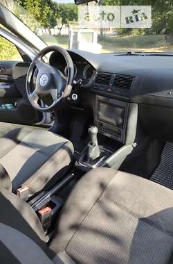 Универсал Volkswagen Golf 2003 в Сумах