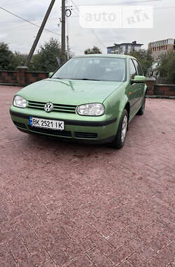 Хетчбек Volkswagen Golf 1998 в Рівному