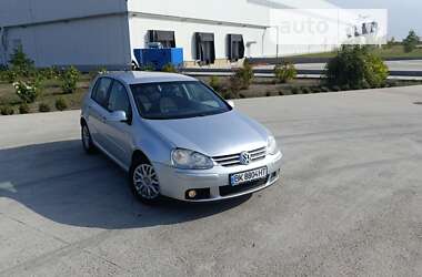 Хэтчбек Volkswagen Golf 2006 в Коростене