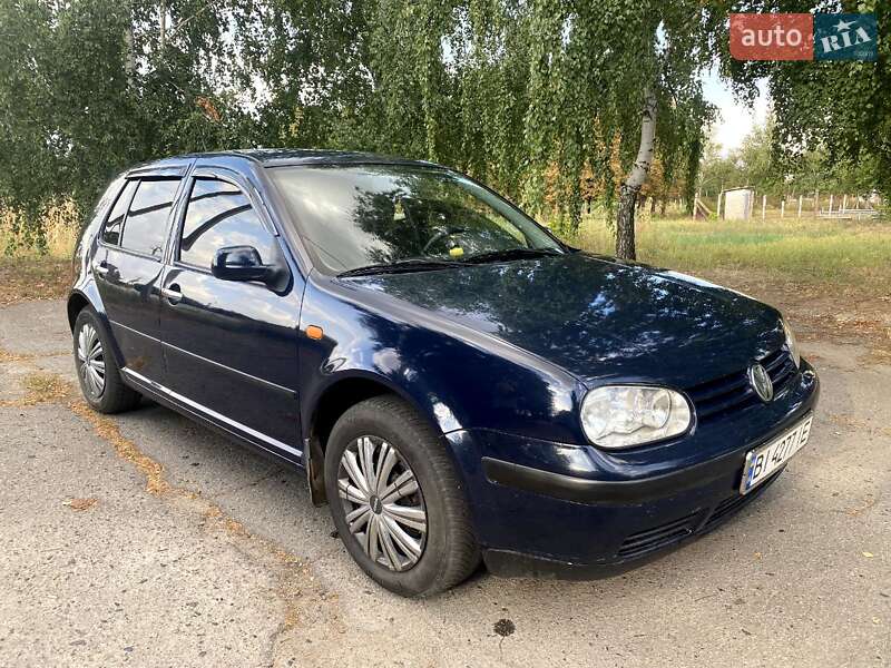 Хетчбек Volkswagen Golf 1998 в Гадячі