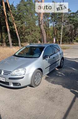 Хэтчбек Volkswagen Golf 2005 в Богодухове