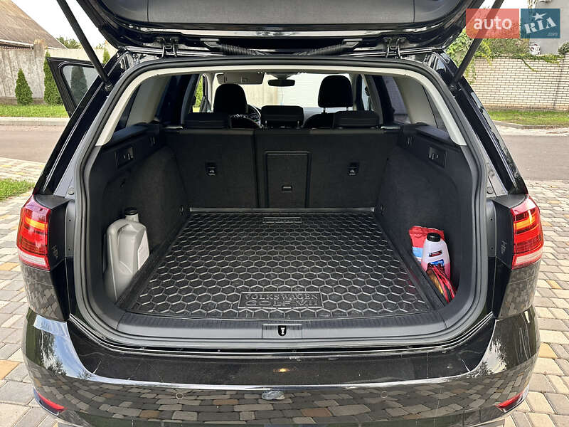 Універсал Volkswagen Golf 2019 в Одесі