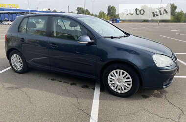 Хетчбек Volkswagen Golf 2004 в Києві