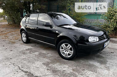 Хетчбек Volkswagen Golf 2001 в Рокитному